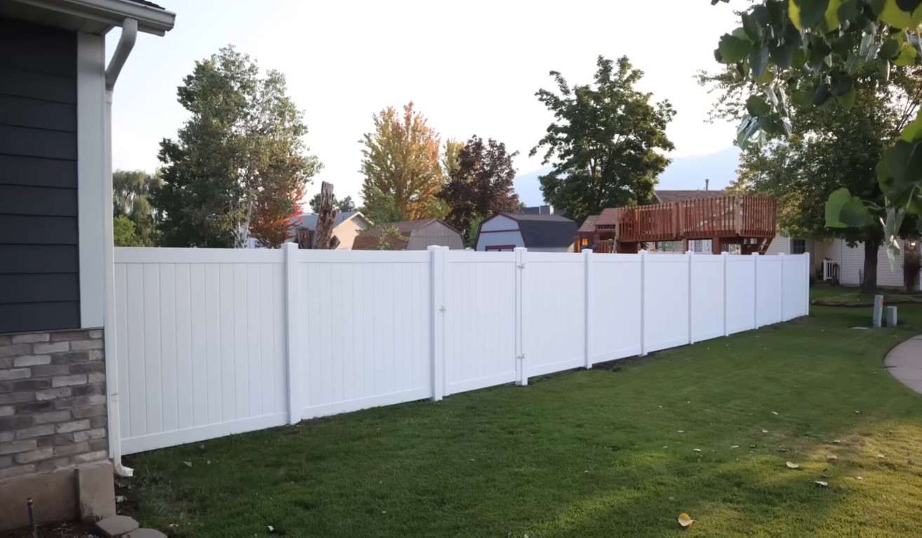 Reliable fence installation service in Paramount, CA