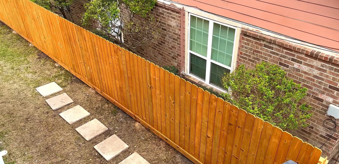 Comparing wood, vinyl, and aluminum fencing materials